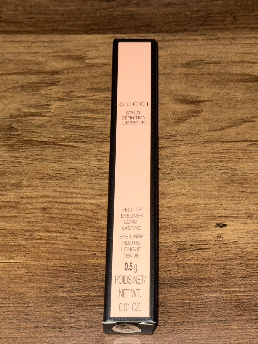 GUCCI Stylo Définition L'Obscur Felt-Tip Eyeliner 01 Eve Black (0.5g / 0.01 oz)